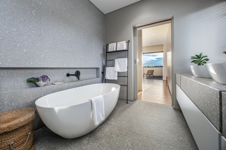 4 Bedroom Property for Sale in Pearl Valley at Val de Vie Western Cape